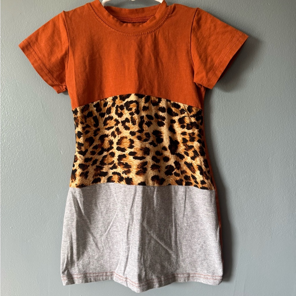 SHEIN Orange and Leopard Print Kids Tee  3T-4T